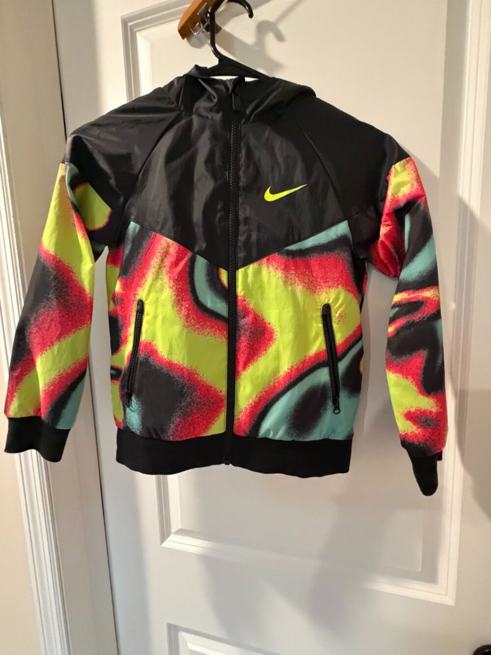 Nike Air Kids Graphic Windbreaker Jacket Neon Volt XS